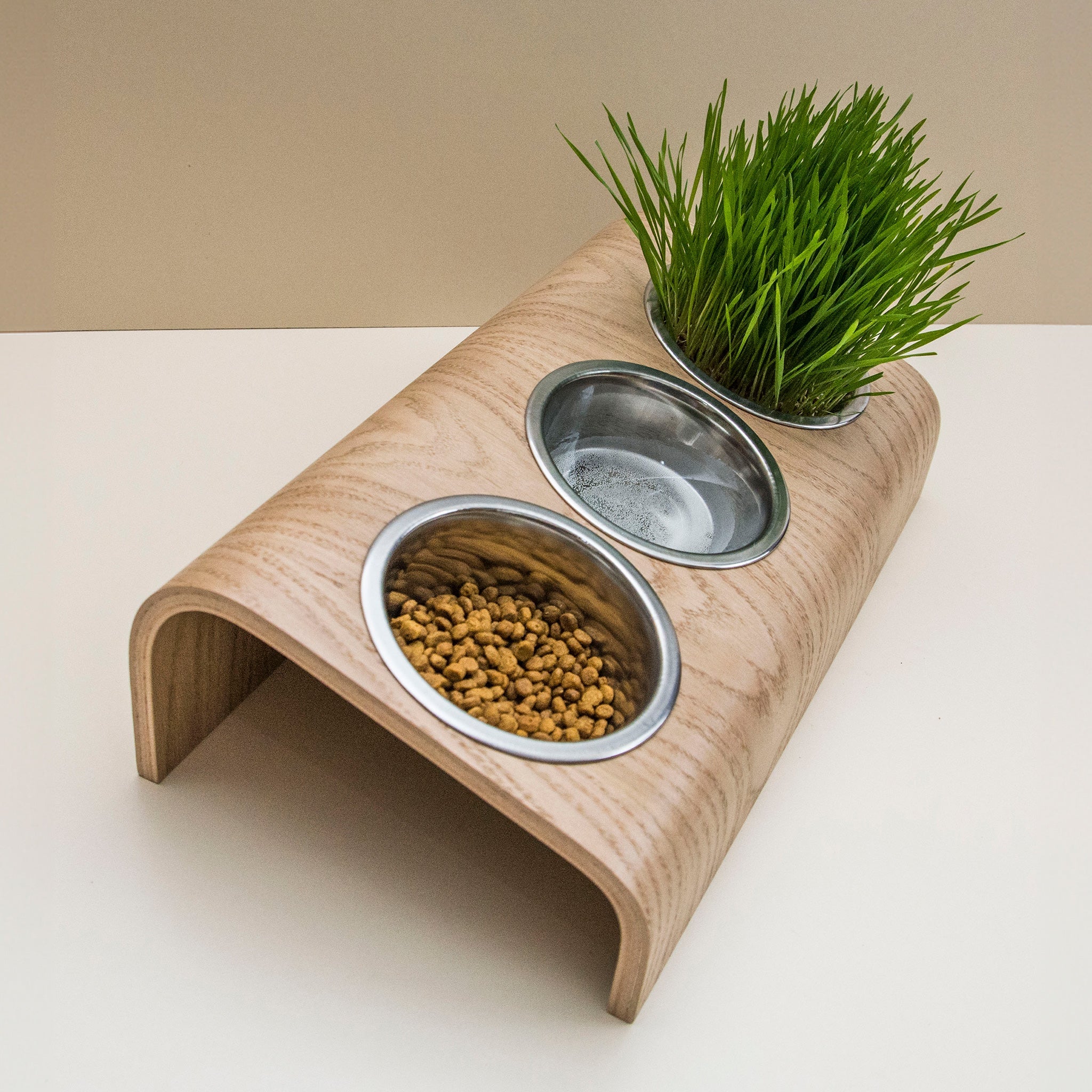 Vanguard Collection Elevated Bowl Stand-1